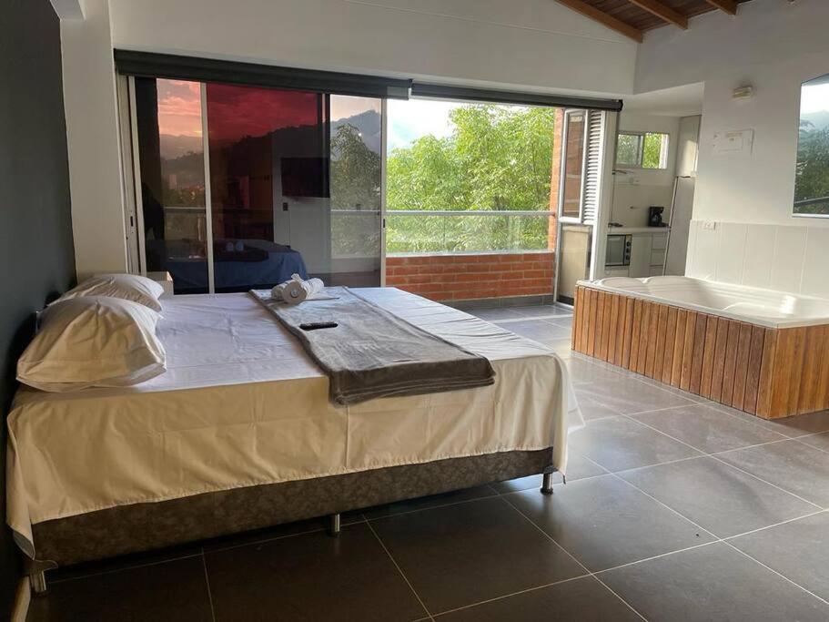 Hermoso Loft Con Jacuzzi Y Balcon Apartment Envigado