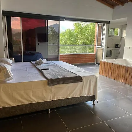 Hermoso Loft Con Jacuzzi Y Balcon Envigado Exterior photo
